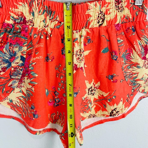 Some days lovin Kelly Frill Orange floral Elastic Waist Mini Cloth Shorts - Picture 3 of 7
